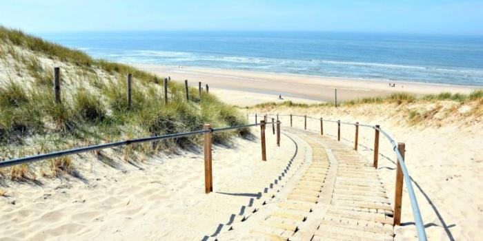 Beach House Met Parkeerplaats In Het Centrum Egmond aan Zee Exterior foto